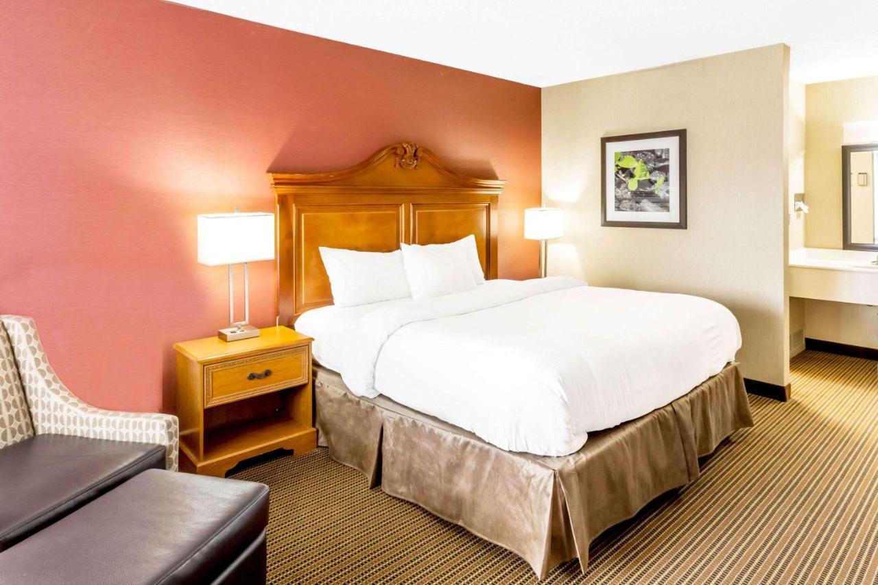 Ramada By Wyndham Salt Lake City North Temple Экстерьер фото