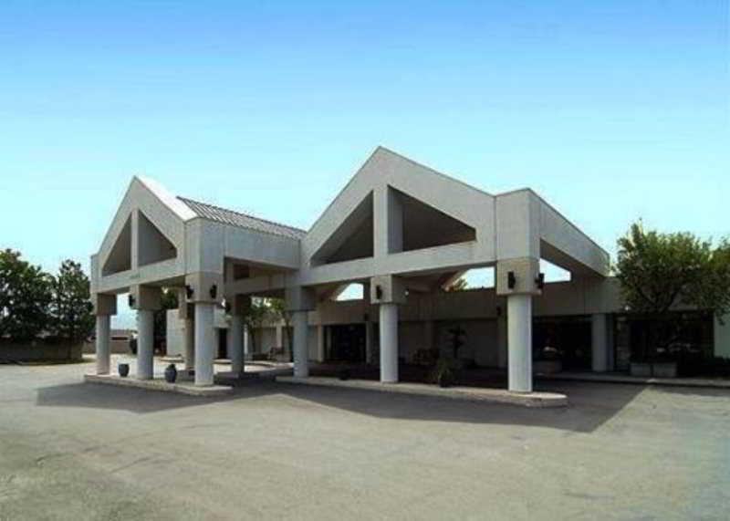 Ramada By Wyndham Salt Lake City North Temple Экстерьер фото