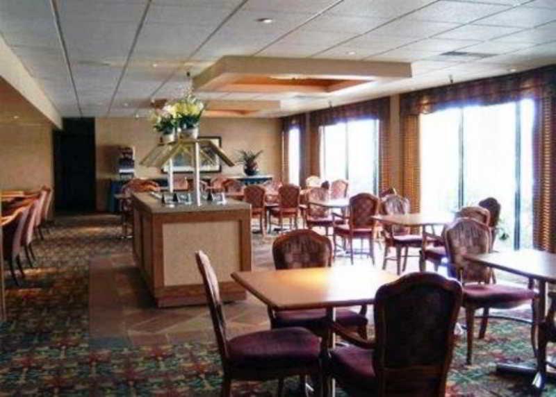 Ramada By Wyndham Salt Lake City North Temple Ресторан фото