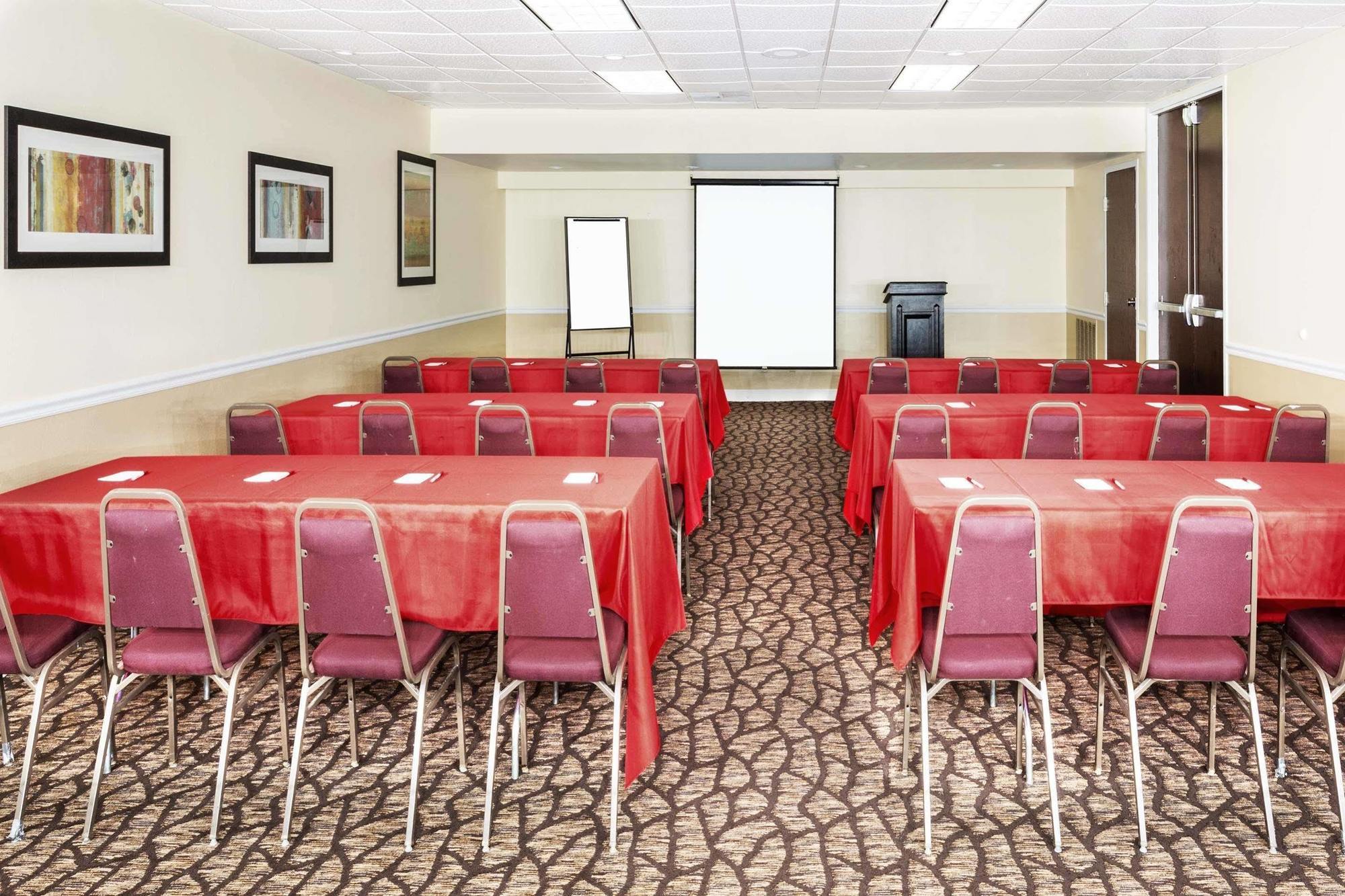 Ramada By Wyndham Salt Lake City North Temple Экстерьер фото