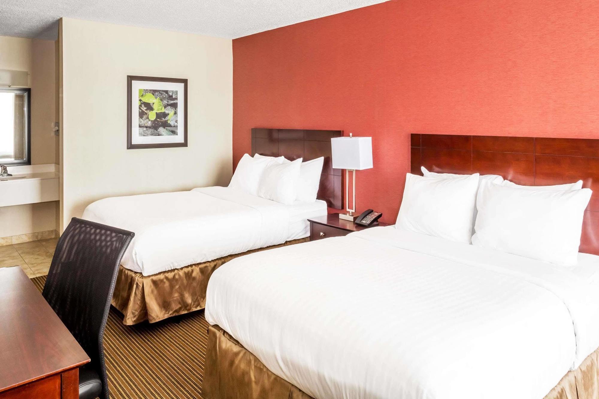 Ramada By Wyndham Salt Lake City North Temple Экстерьер фото